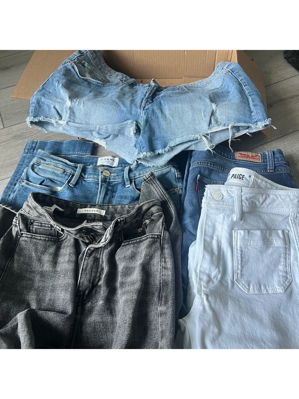 Denim reseller box frame Paige Levi’s